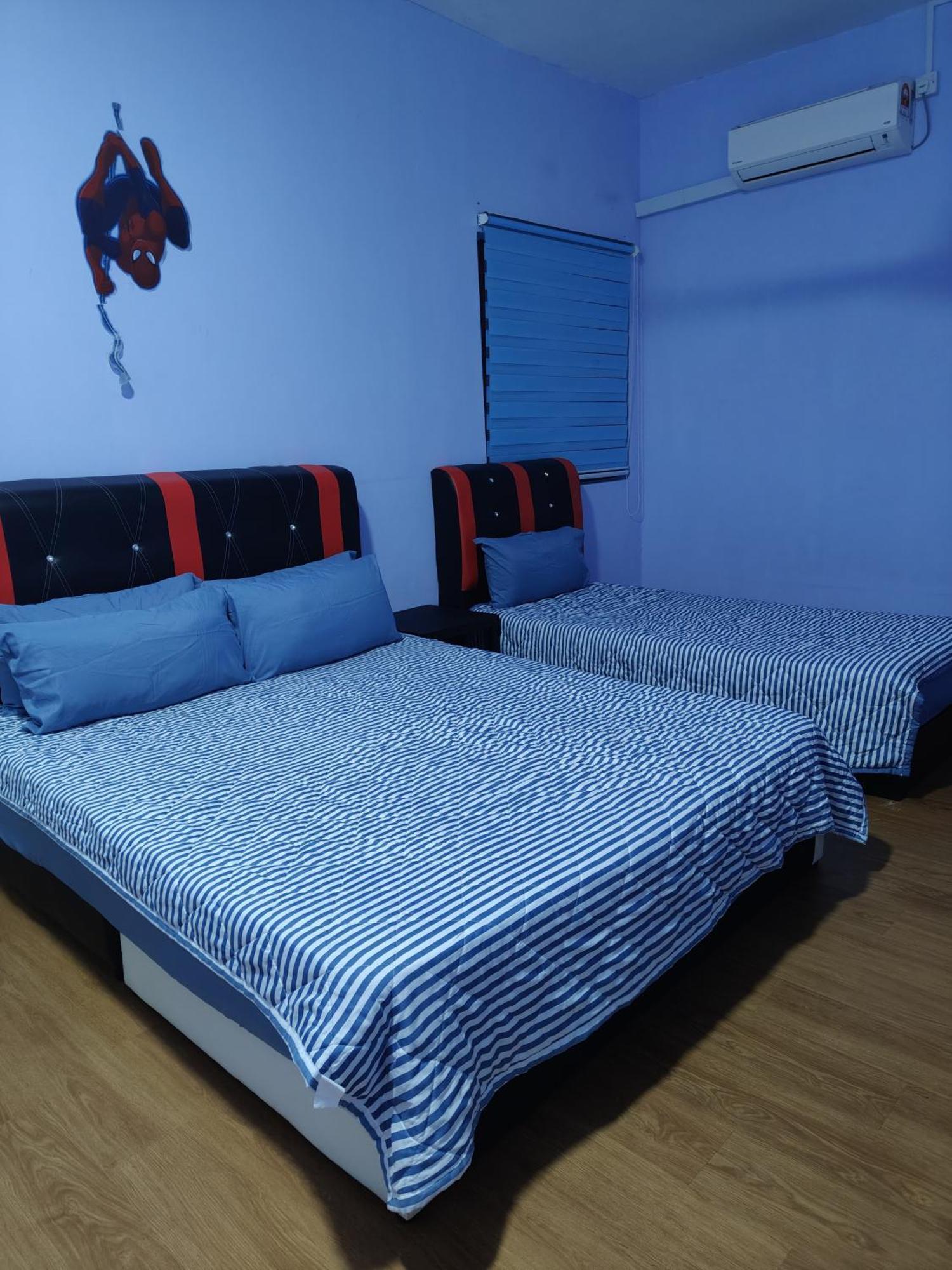 World Kids Fantasy Hotel Lumut Szoba fotó