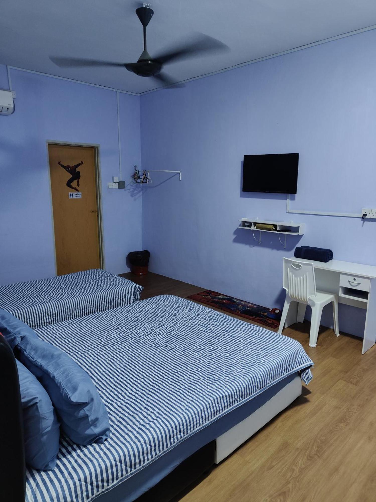 World Kids Fantasy Hotel Lumut Szoba fotó